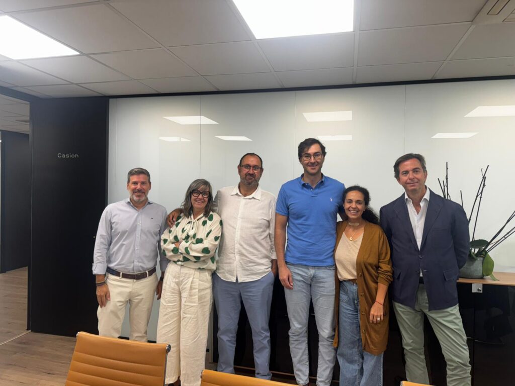 Foto_Firma_TorresAlameda_Eduardo_MEugenia